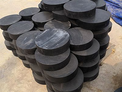 富县板式橡胶支座由若干层橡胶片与薄钢板经加压硫化